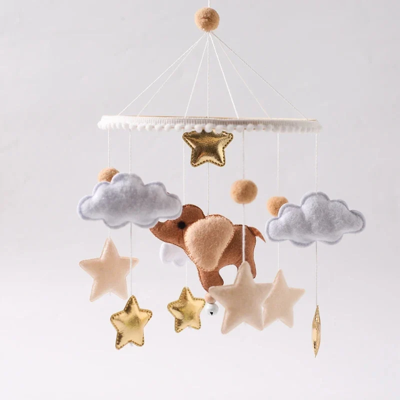 Mobile musical en bois pour bébé – Hochet suspendu