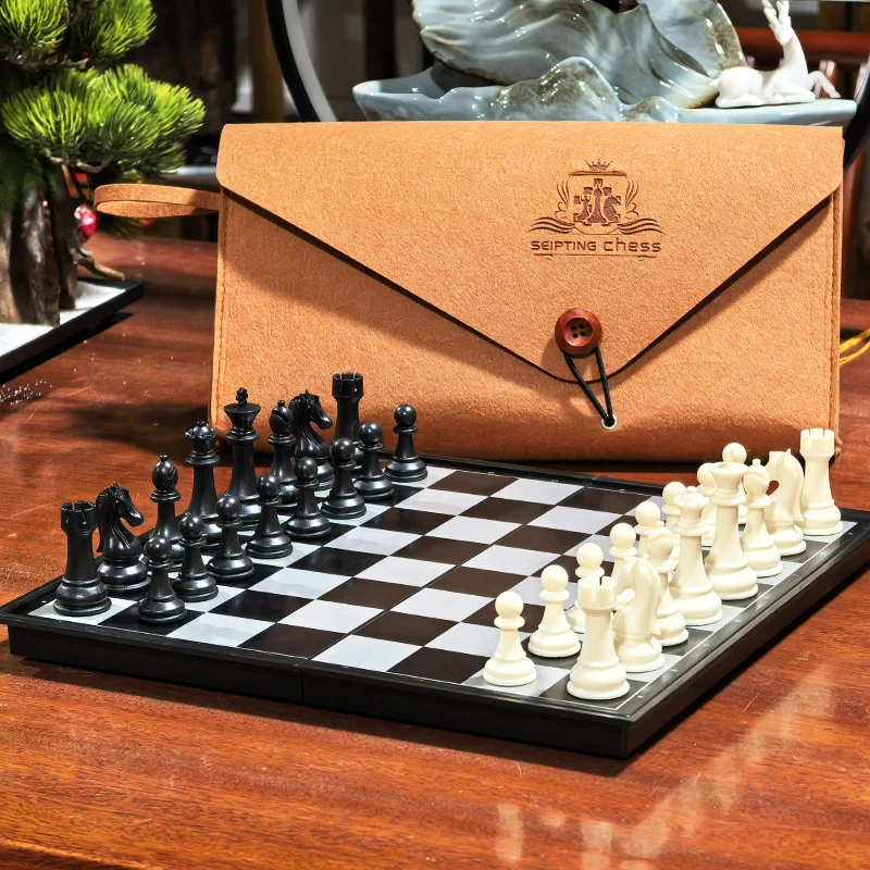 Jeu d'échecs de voyage (pochette feutrine) - magnétique