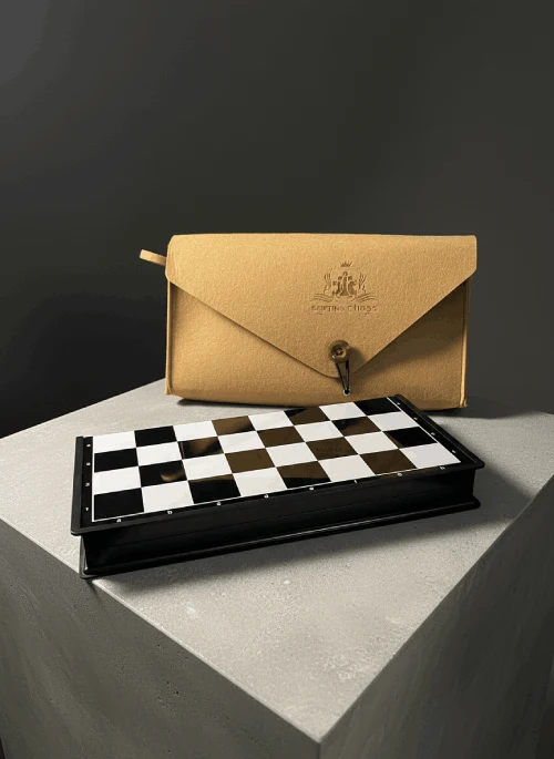Jeu d'échecs de voyage (pochette feutrine) - magnétique
