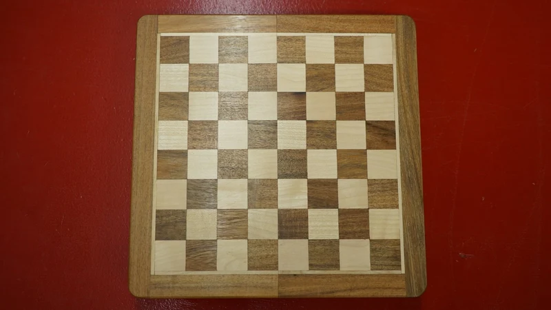Jeu d'échecs en Acacia - Coffre à volet - Magnétique