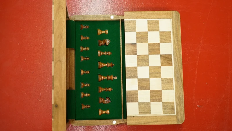 Jeu d'échecs en Acacia - Coffre à volet - Magnétique