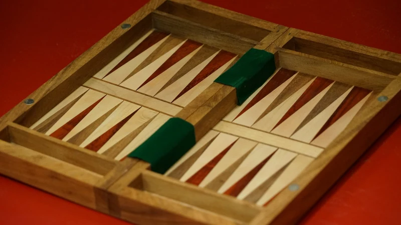 Jeu d'échecs et Backgammon - Coffre pliant - Magnétique