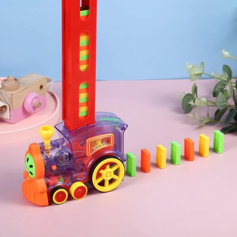 TrainDomino : Lumières, Sons et un Déroulement Automatique des dominos