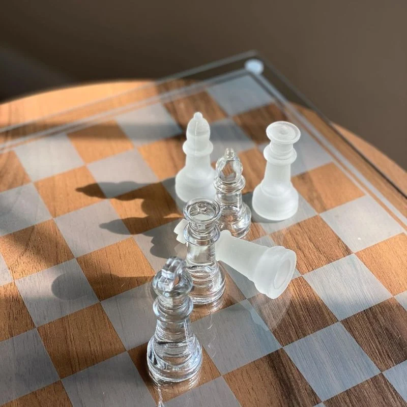 Jeu d'Échecs en Verre