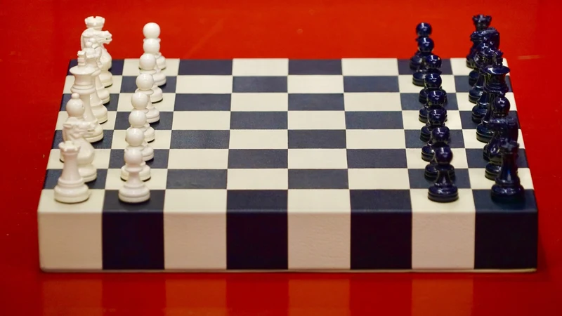 Jeu d'échecs en marqueterie de cuir - Exemplaire unique - Fabrication française