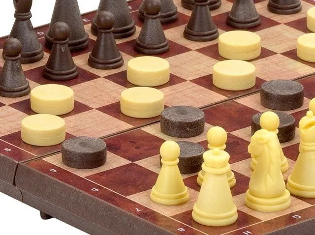 Ensemble jeu d'échecs en plastique - pliant et magnétique - Cayro