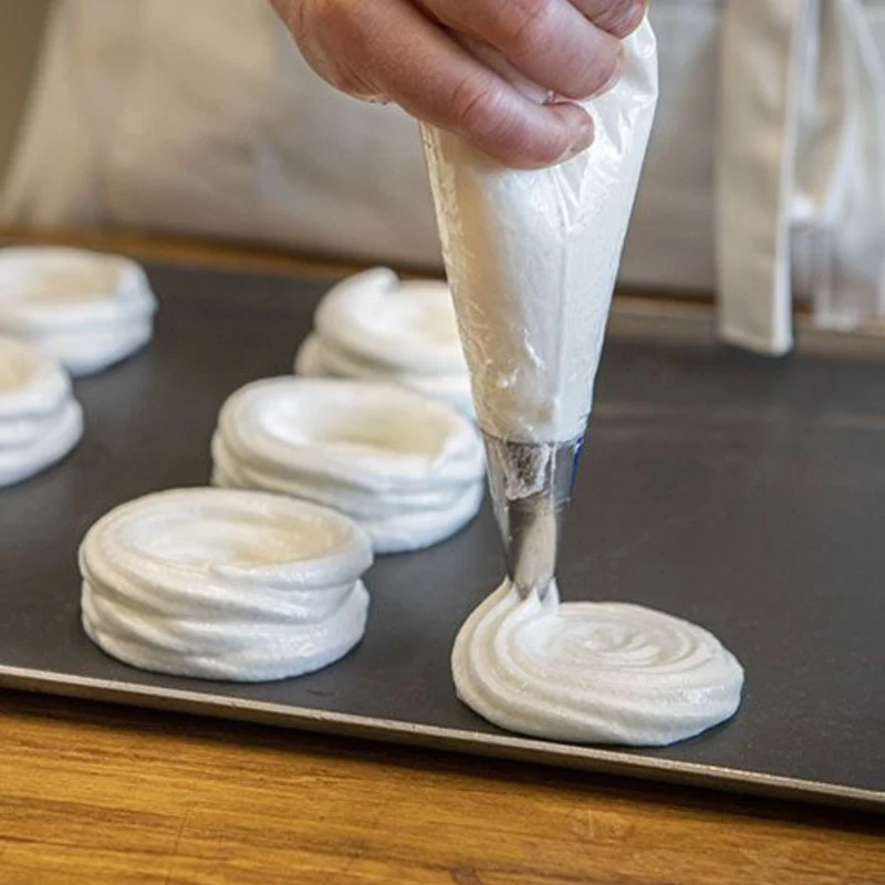 Cours de pâtisserie : Apprendre à manier la poche à douille - Lyon
