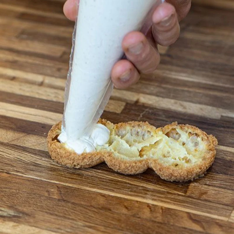 Cours de pâtisserie : Apprendre à manier la poche à douille - Lyon