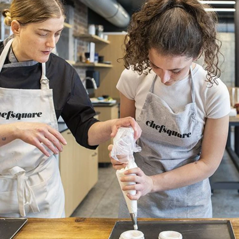 Cours de pâtisserie : Apprendre à manier la poche à douille - Lyon