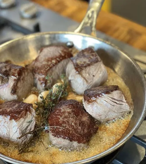 Cours de technique culinaire autour des condiments et des marinades à Lille