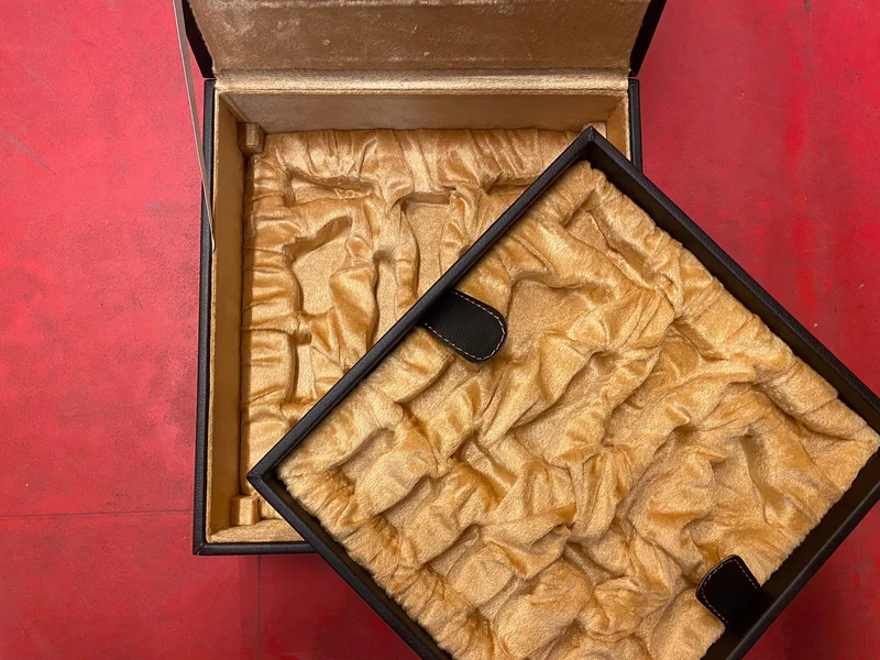 Coffre Luxe Cuir pour pièces d'échecs - Vide
