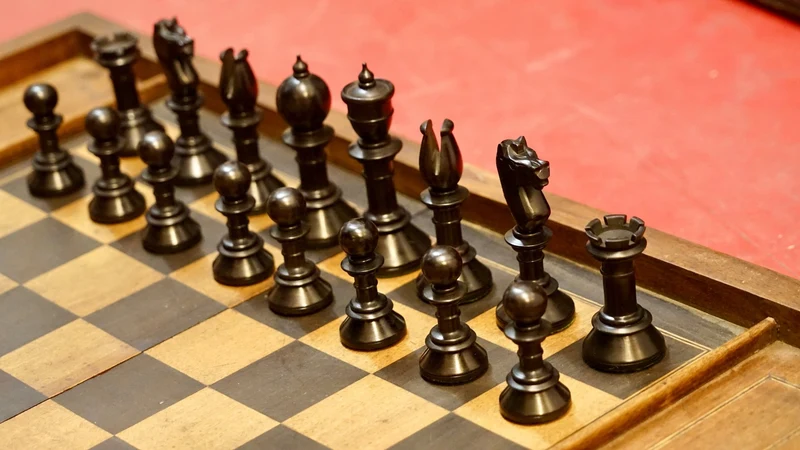 Collection - Ensemble Jeu d'échecs ancien Northern Upright