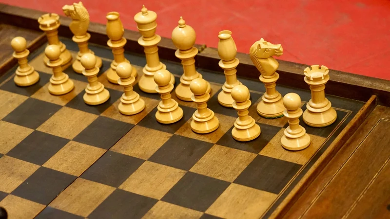 Collection - Ensemble Jeu d'échecs ancien Northern Upright