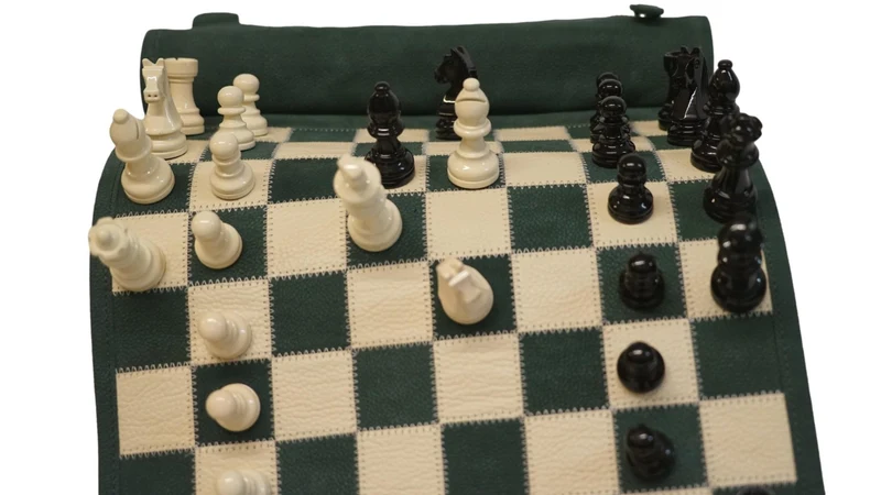 Ensemble jeu d'échecs en cuir - magnétique - Vert - mélia games