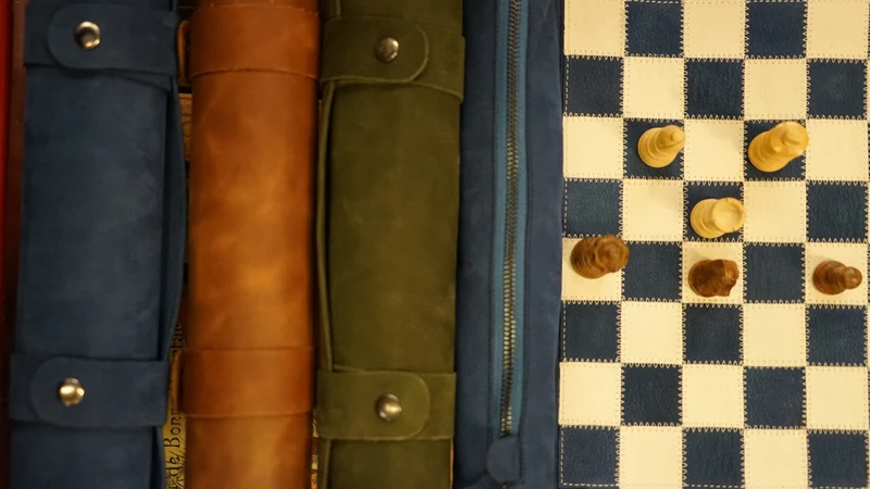Ensemble jeu d'échecs en cuir - magnétique - Vert - mélia games