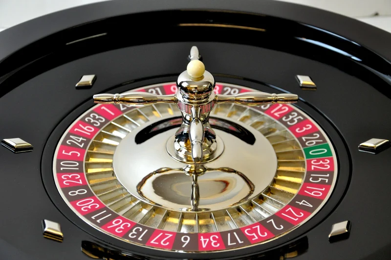 Roulette en Bois - Laquée Noir - 45 cm