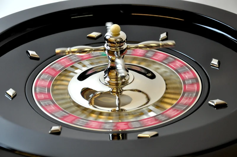 Roulette en Bois - Laquée Noir - 45 cm