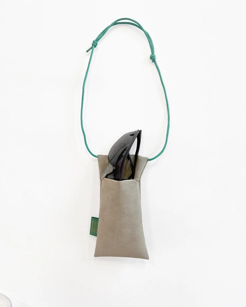 Acid Snow - Pochette Neck Tote - Desert Tan