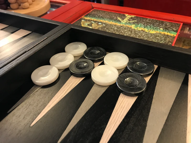 Pions Backgammon plastique - Ergonomiques - Noir