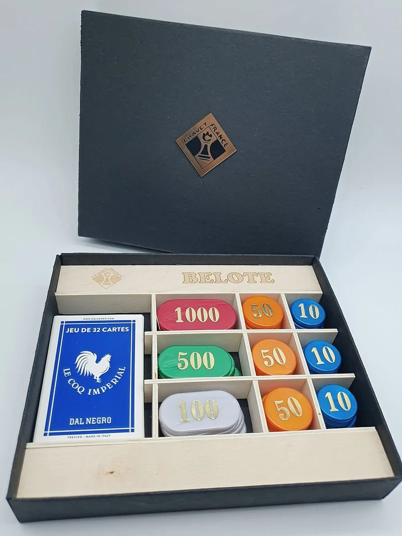 Coffret de belote carton - 90 jetons