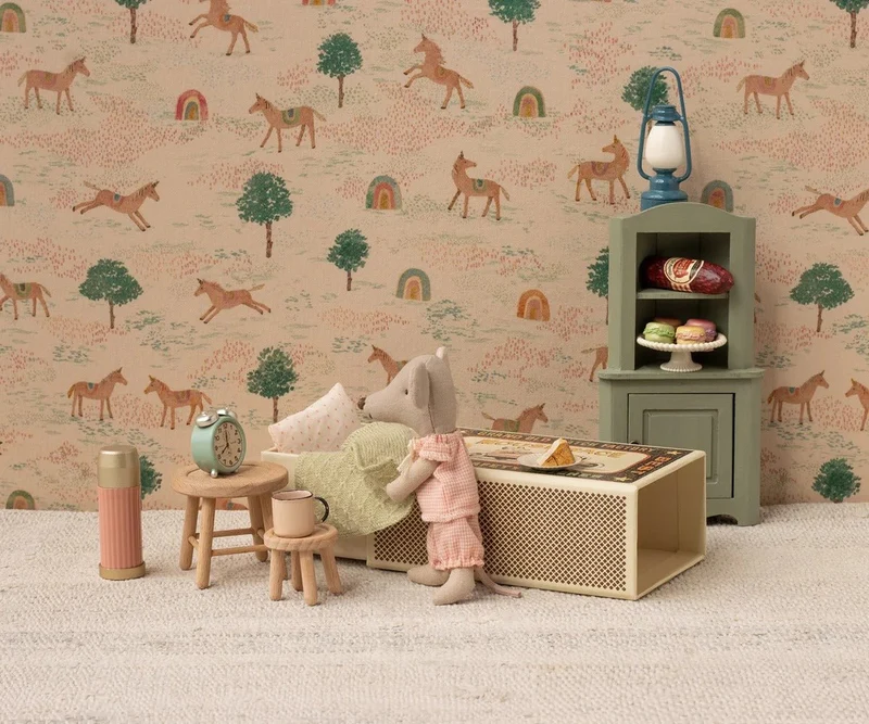 Petite Sœur Souris Dans Sa Boîte D'allumettes