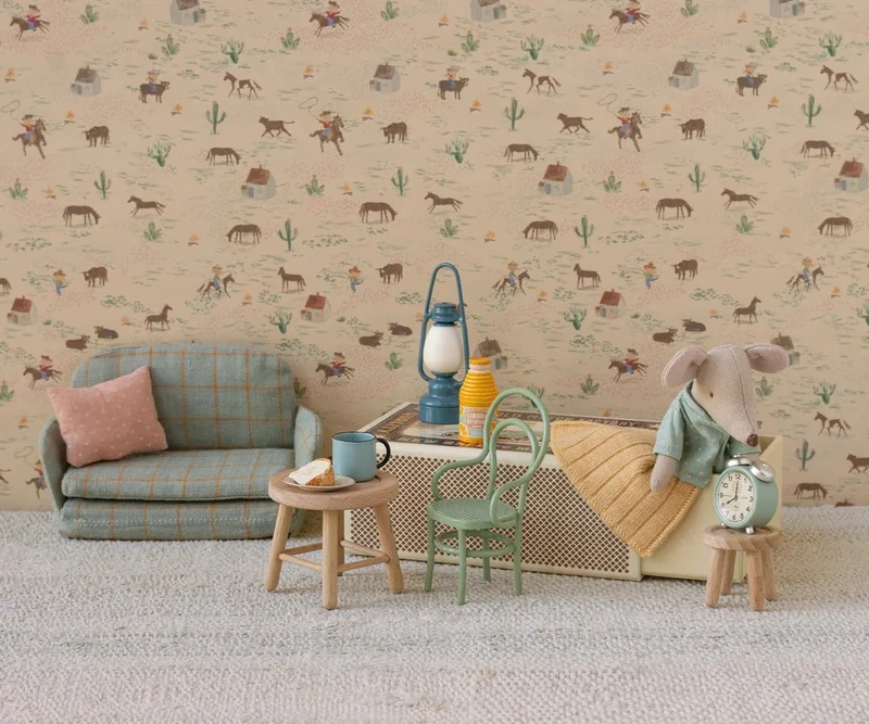 Petit Frère Souris Dans Sa Boîte Assortie