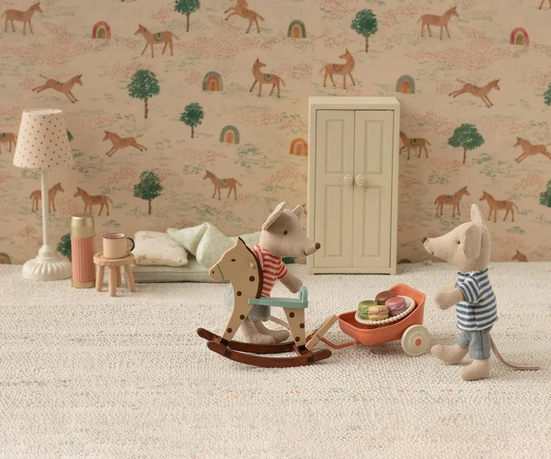 Louimax Et Stella, Petit Frère Et Petite Sœur Souris