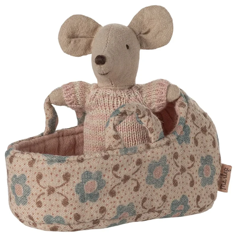 Bébé Souris Dans Son Couffin - Rose