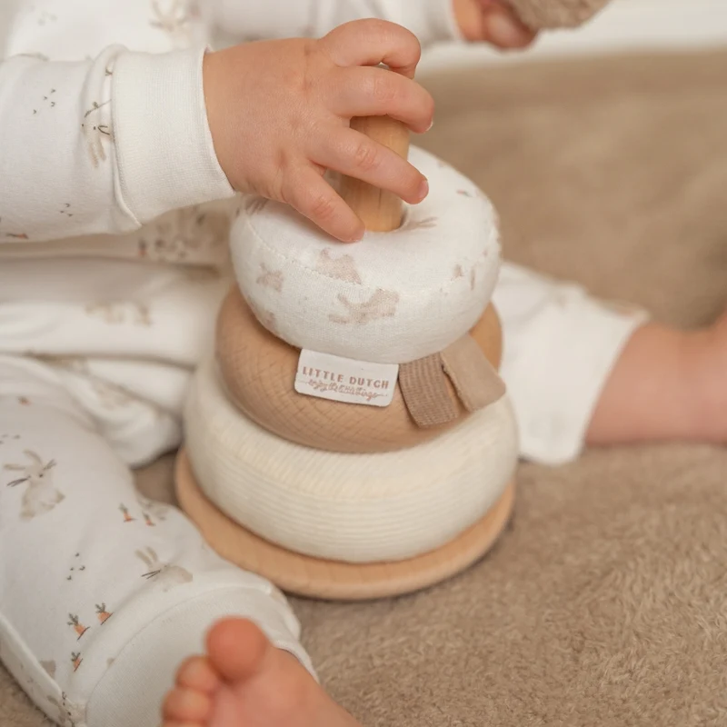 Lapin à empiler doudou et bois FSC - Baby Bunny