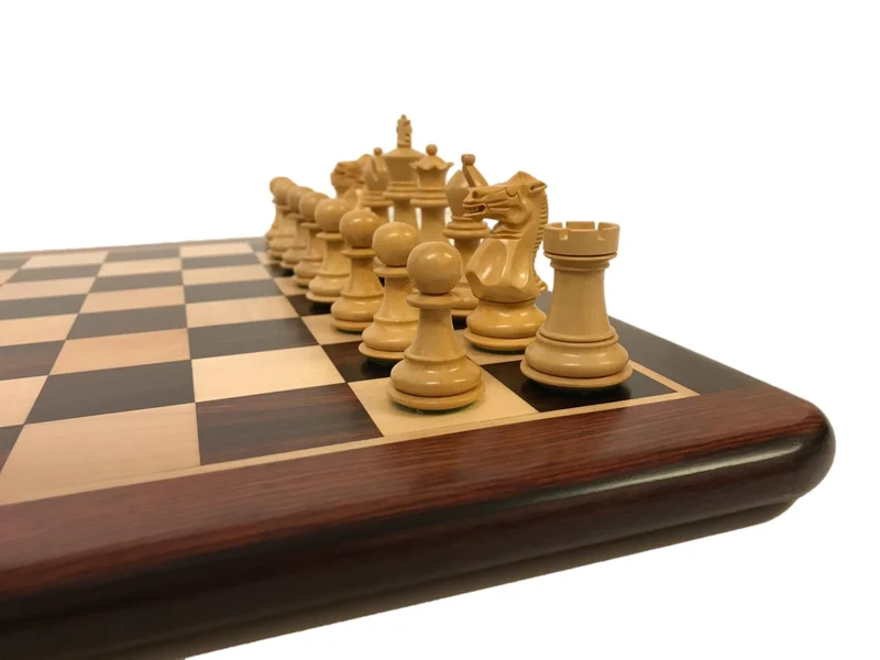 Ensemble jeu d'échecs Ultime en palissandre et sycomore - laqué - Pièces en bois de Rose et Buis - Chopra