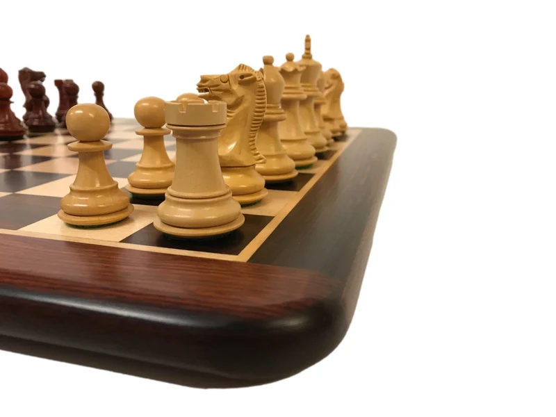 Ensemble jeu d'échecs Ultime en palissandre et sycomore - laqué - Pièces en bois de Rose et Buis - Chopra