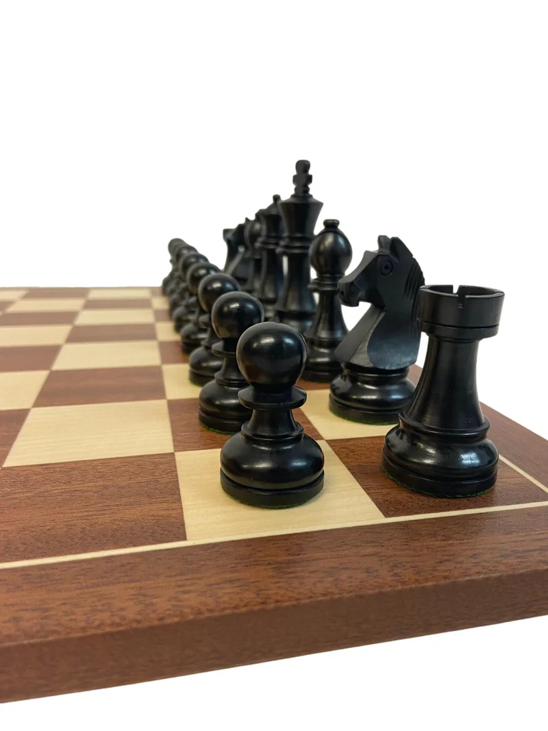 Ensemble jeu d'échecs Club en acajou - Bords Fins - Pièces buis teinté - Noir