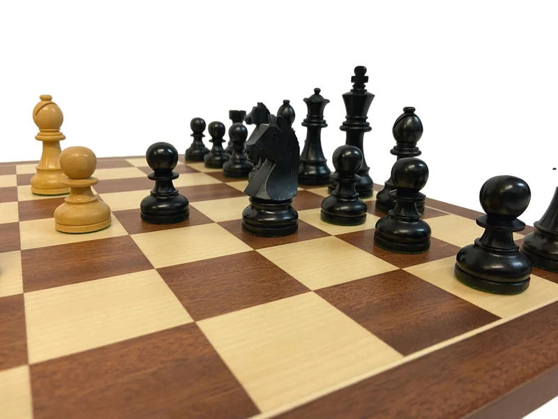 Ensemble jeu d'échecs Club en acajou - Bords Fins - Pièces buis teinté - Noir