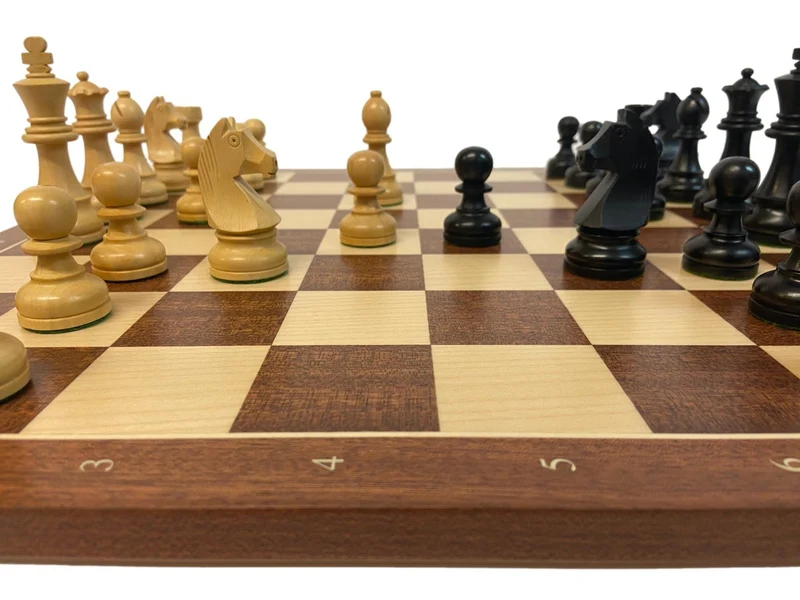 Ensemble jeu d'échecs Club en acajou - Bords Fins - Pièces buis teinté - Noir