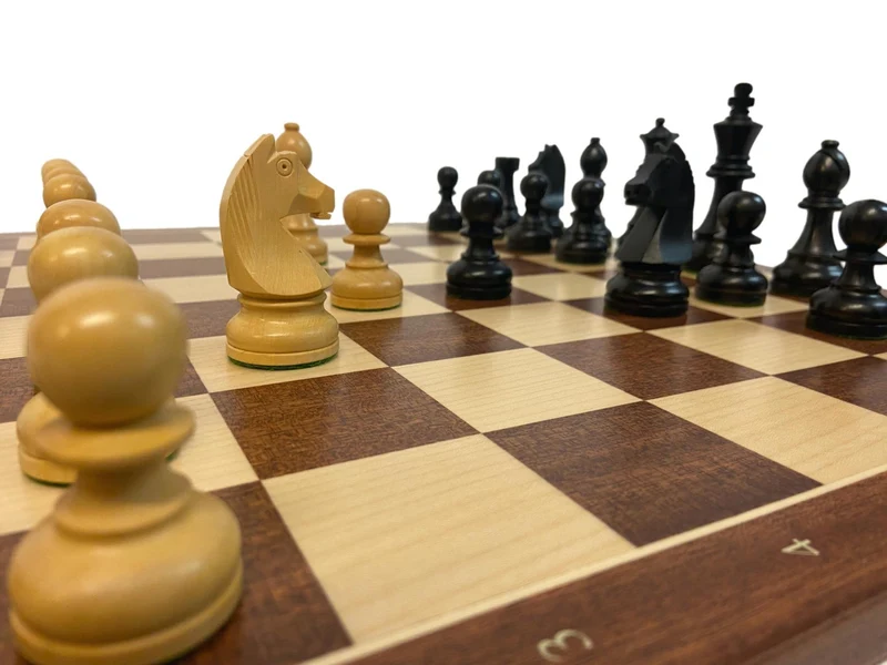 Ensemble jeu d'échecs Club en acajou - Bords Fins - Pièces buis teinté - Noir