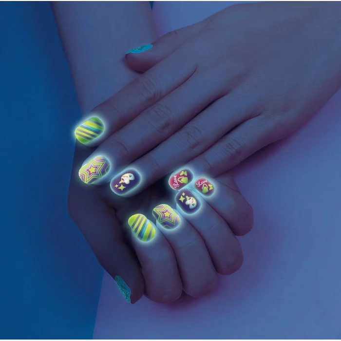 Ongles phosphorescents