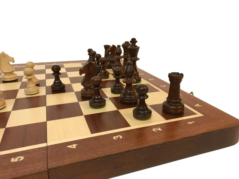 Ensemble jeu d'échecs en sycomore et acajou - Coffre pliant - Lettré chiffré