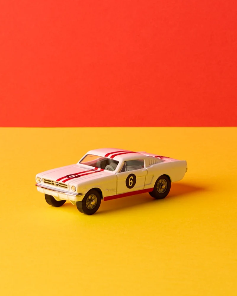 Corgi - Voiture Ford Mustang N°325