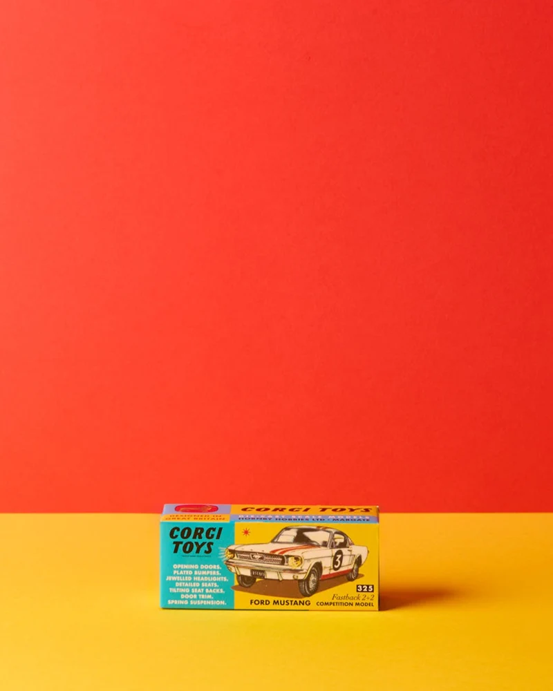 Corgi - Voiture Ford Mustang N°325