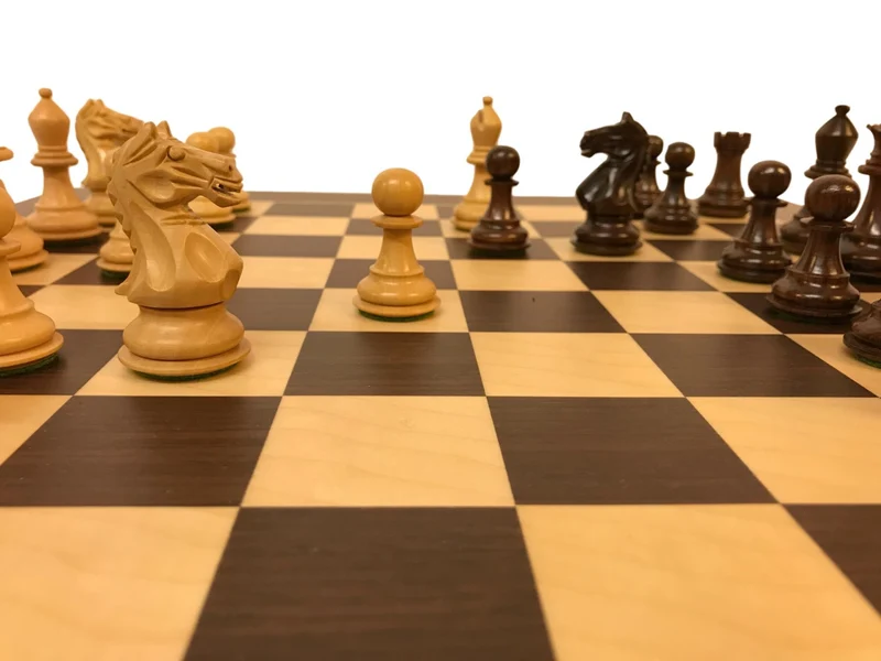Ensemble jeu d'échecs Suprême en macassar et sycomore - Pièces Palissandre et Buis