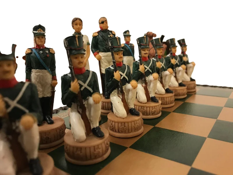 Ensemble jeu d'échecs Campagne de Russie coffre en Salpa - Pièces en résine - Taille 2 - Ital Fama