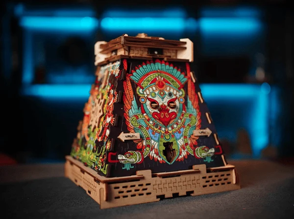 CluePuzzle / Pyramid of the Sun (ML)