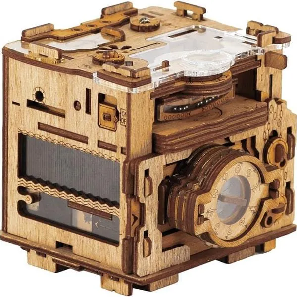 ClueBox / Sherlock's Camera (ML)