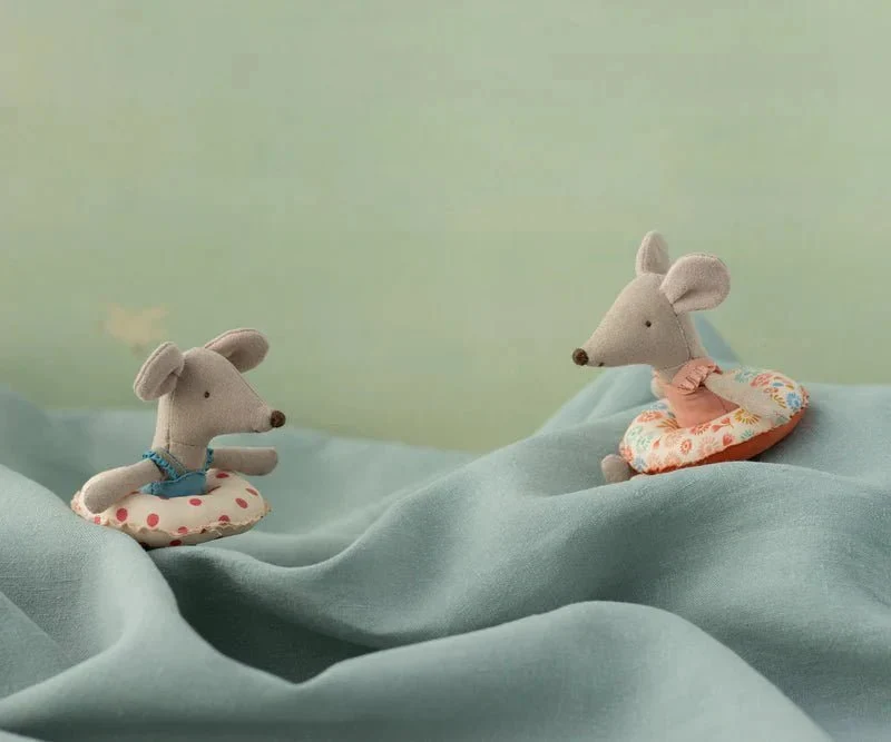 Souris De Plage Avec Flotteur, Petite Soeur - Fleur