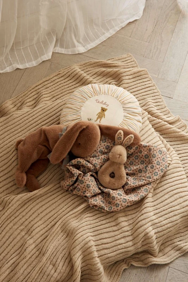 Peluche Lapin Endormi, Petit - Brun Doux