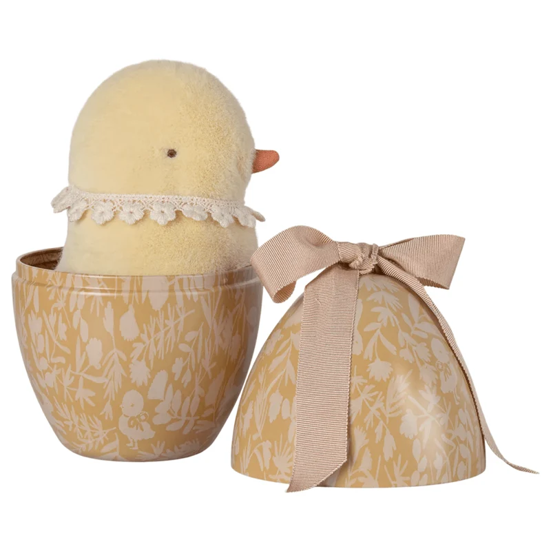 Oeuf De Pâques Avec Poussin