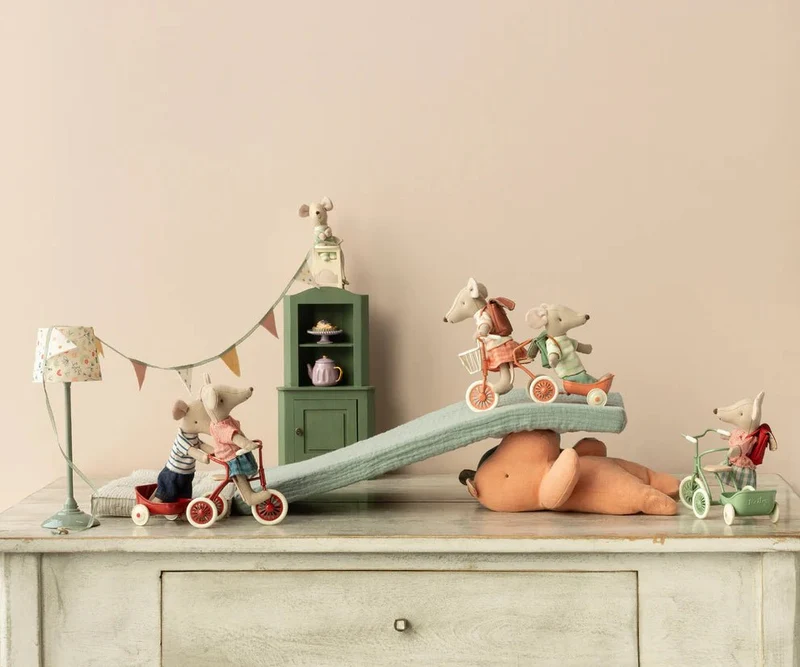 Souris Tricycle, Grande Soeur - Rouge