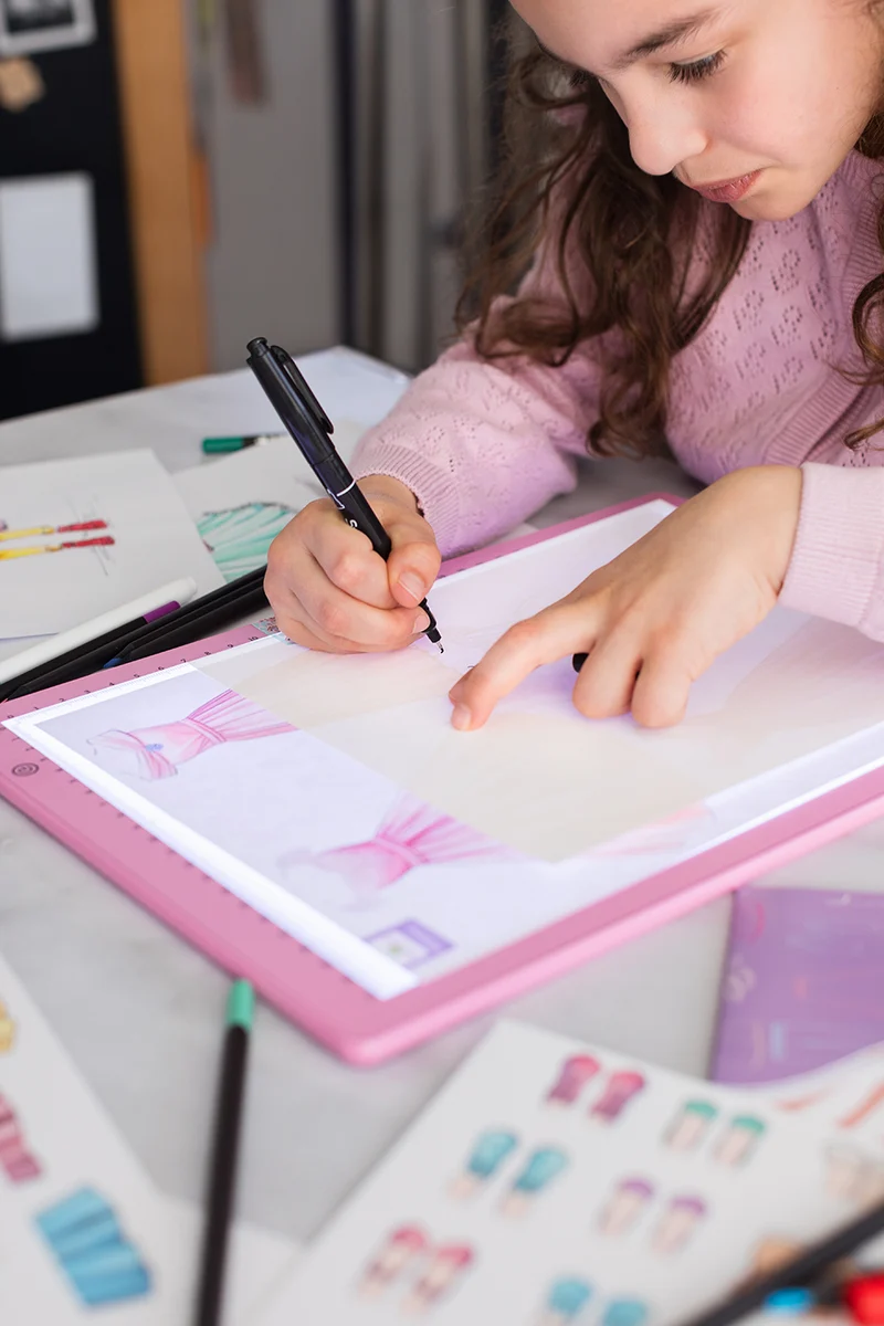 Artissimo Atelier stylisme avec tablette lumineuse