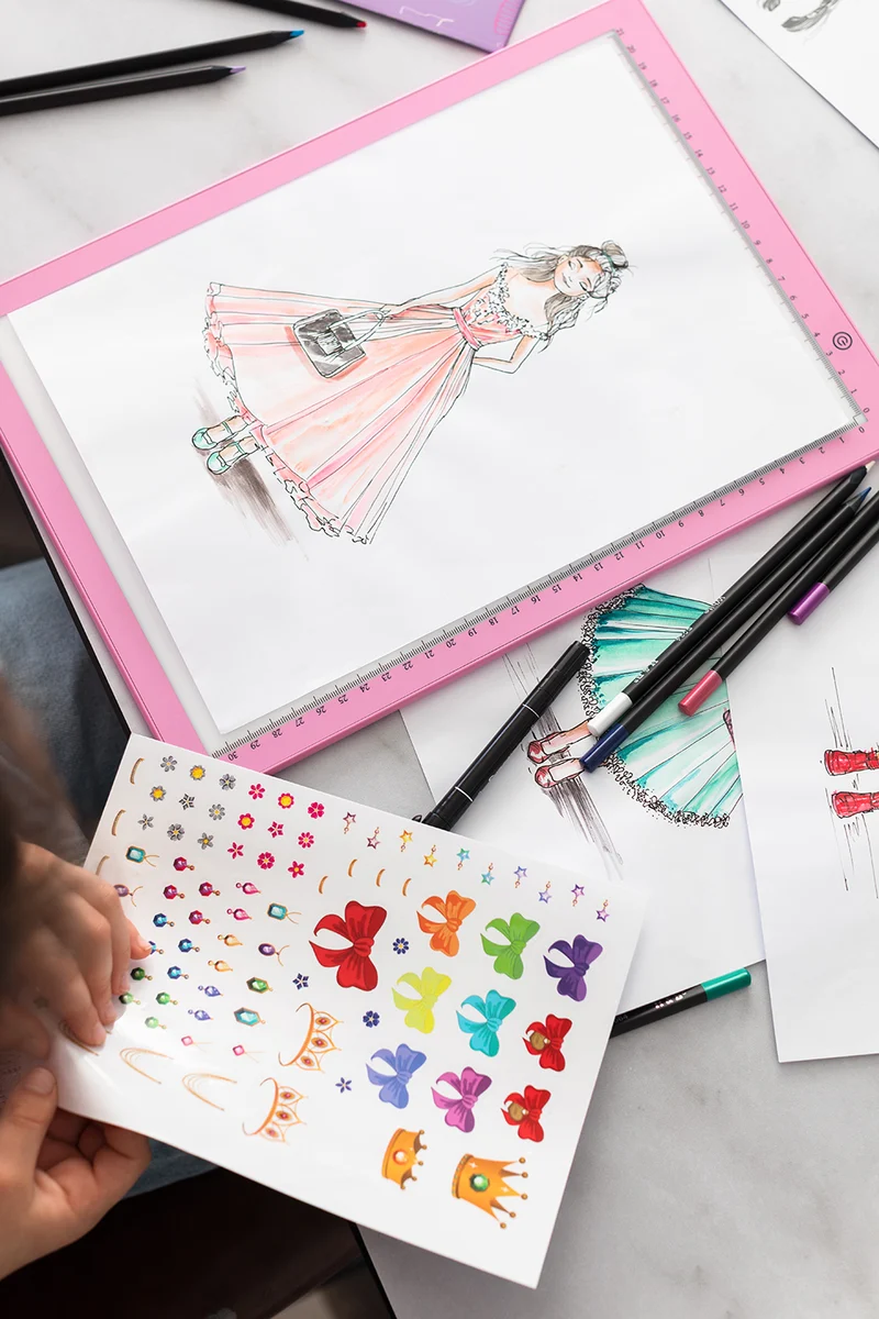 Artissimo Atelier stylisme avec tablette lumineuse