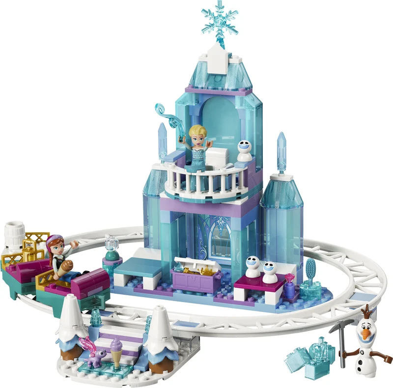 Le château de glace et la promenade dans la neige